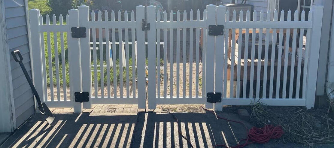 Lake In The Hills Fence Company Illinois